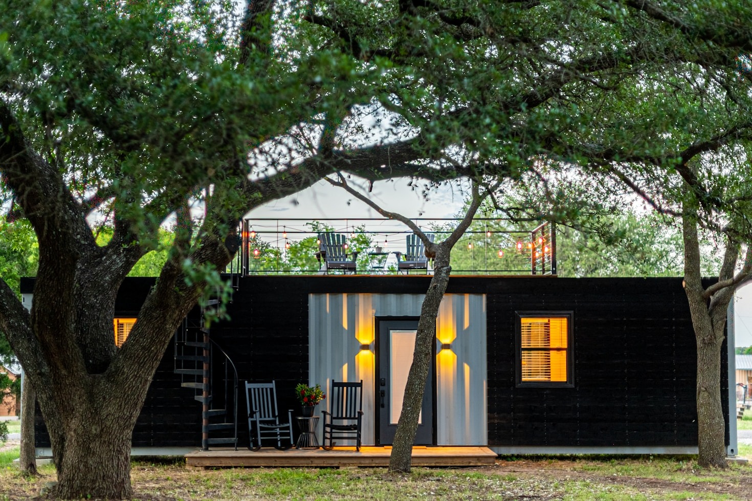 Adapting to a Minimalist Lifestyle in a Small Home